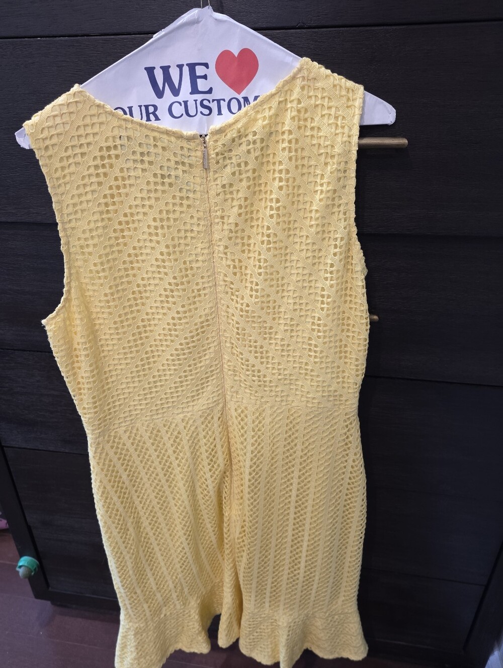 Yellow sleeveless dress - Picture 3 of 3